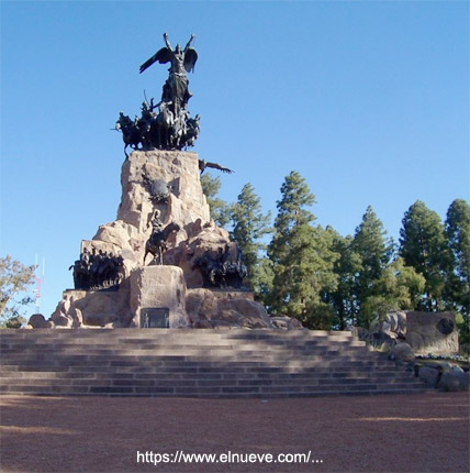 Cerro de la Gloria - Mendoza Capital